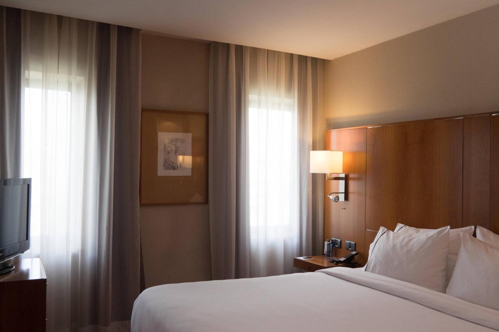 Ac Hotel Aitana By Marriott Madrid Esterno foto