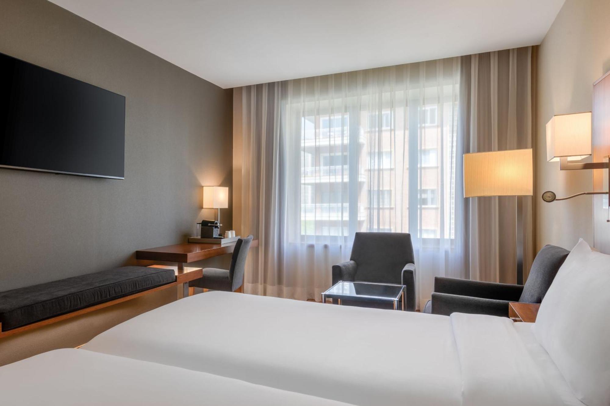 Ac Hotel Aitana By Marriott Madrid Esterno foto