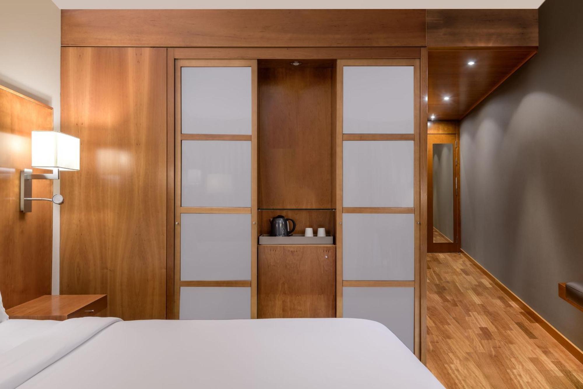 Ac Hotel Aitana By Marriott Madrid Esterno foto