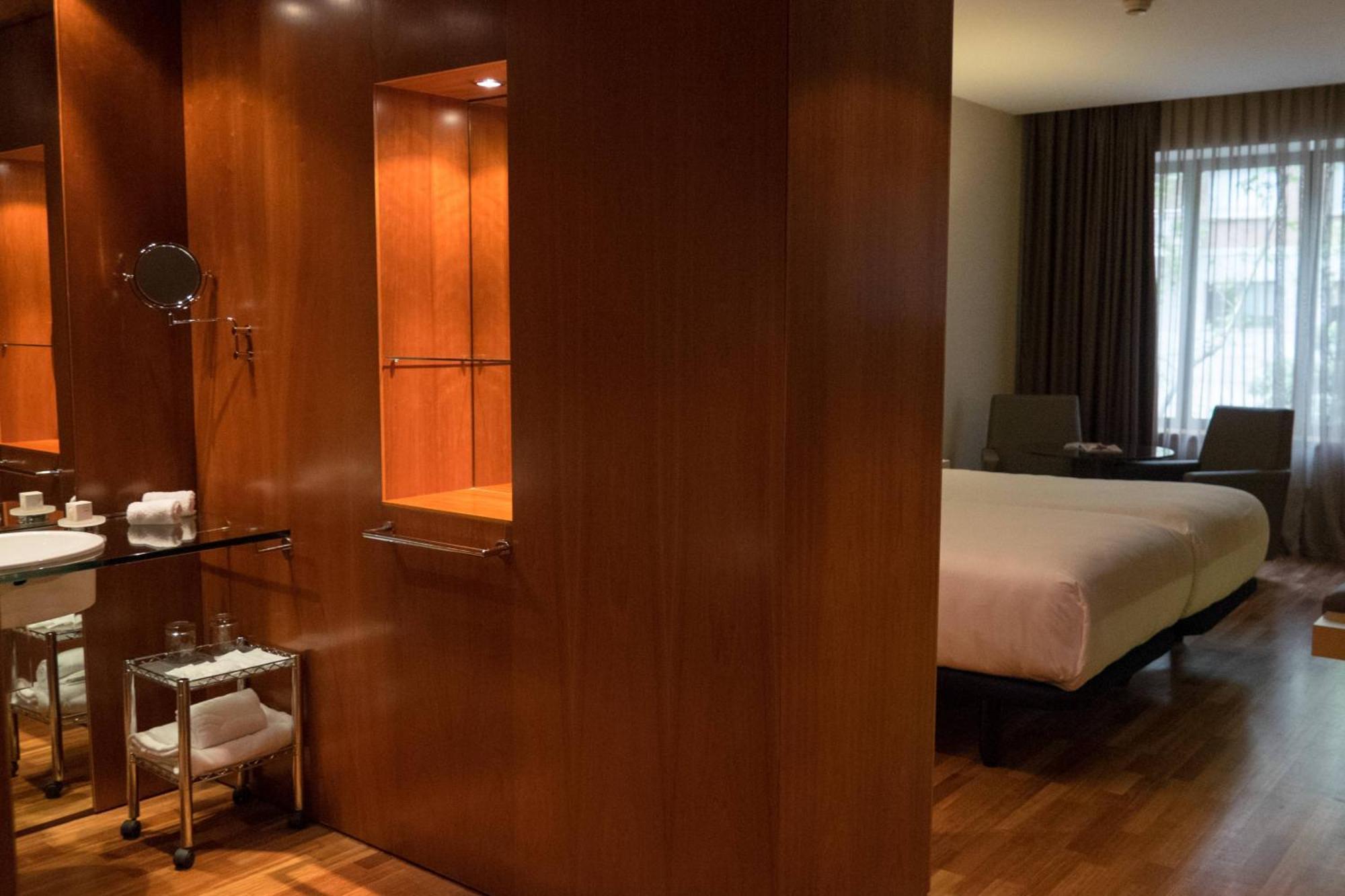 Ac Hotel Aitana By Marriott Madrid Esterno foto