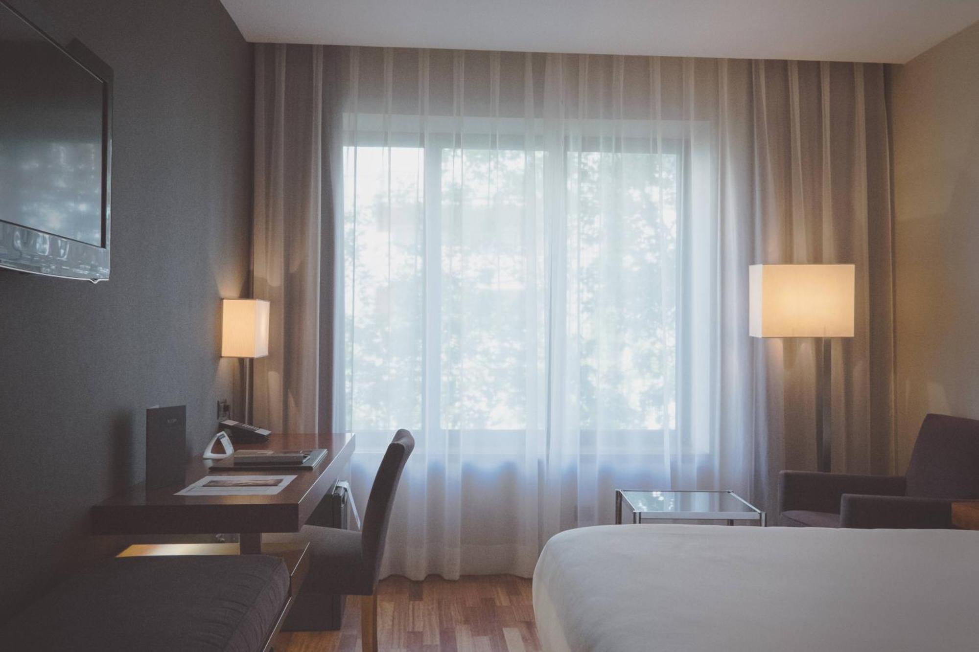 Ac Hotel Aitana By Marriott Madrid Esterno foto