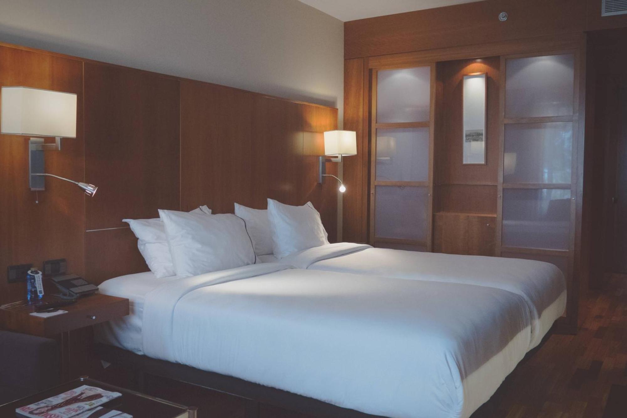 Ac Hotel Aitana By Marriott Madrid Esterno foto